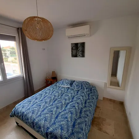 Cosy * سيكس-فور-لو-بلاج
